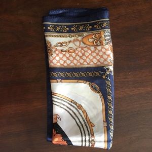 Scarf / handkerchief